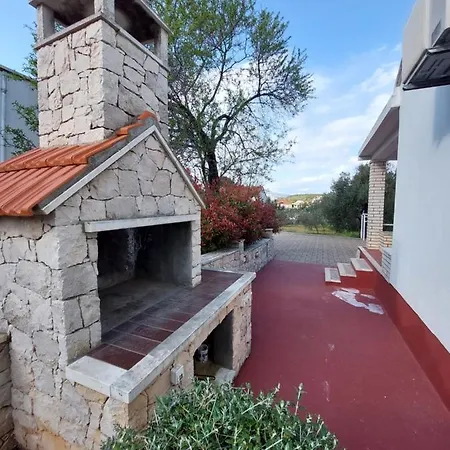 Casa vacanze Cozy Vacation House With Fireplace And Big Terase,close To The Sea